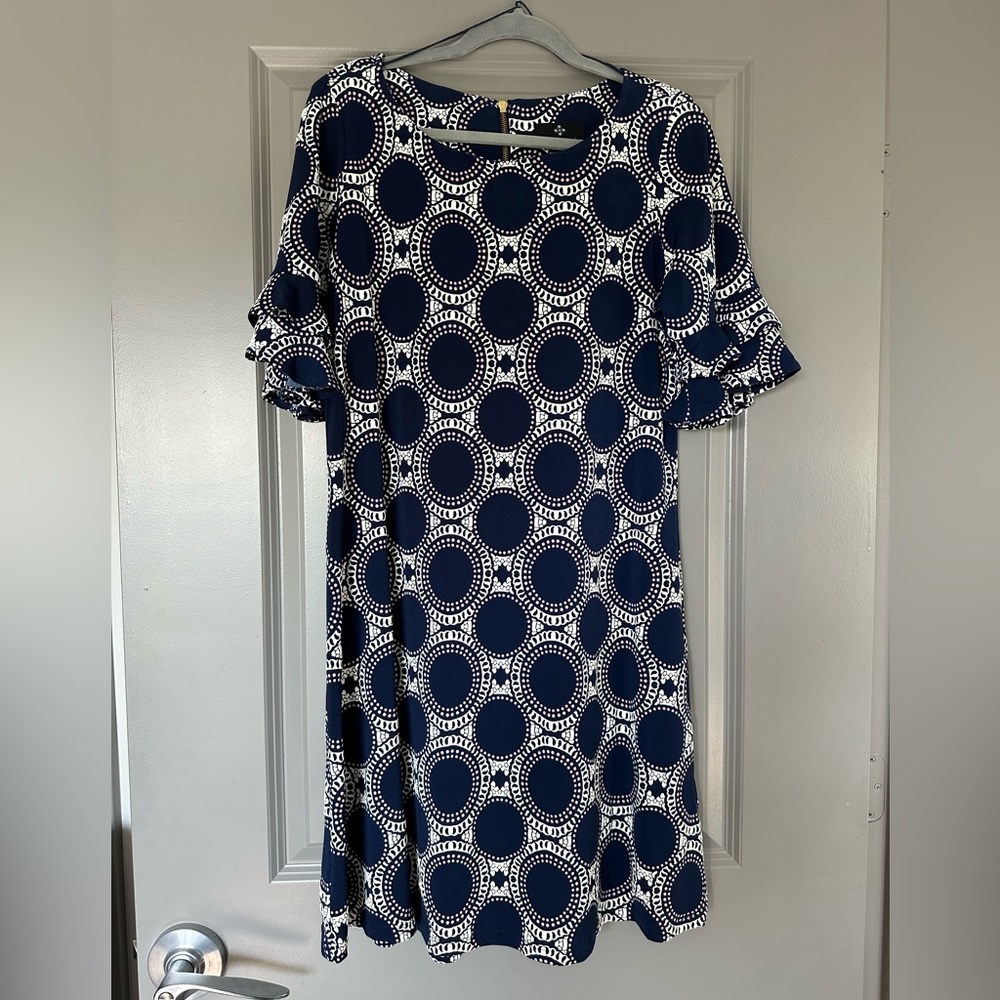 🔥 Ronni Nicole Navy Cream Geometric Print Flutter Sleeve Women’s Dress - Picture 4 of 7